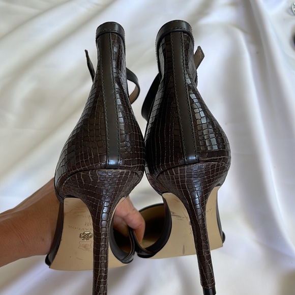 Ann Taylor Dark brown size 9 heels. In great pre owned condition. - Picture 8 of 15